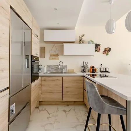 2Bed 2Bath Sea View Promenade Bright & Spacious! Bravostaysriveria